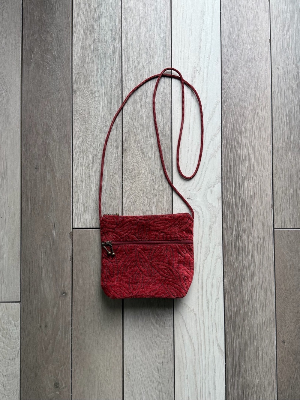 Maruca textured red crossbody